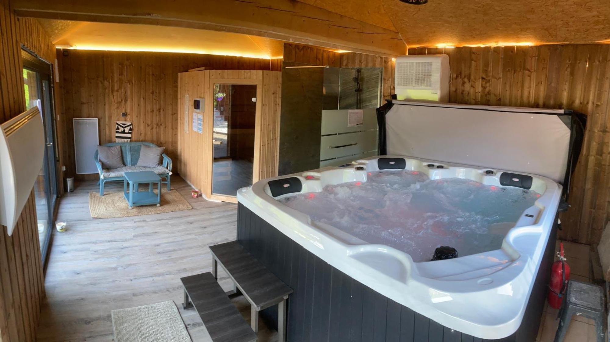 Chalet La Calougeotte, Jardin, Spa Et Sauna Prives Le Menil Exterior photo